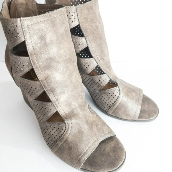 Maurices Cut Out Peep Toe Booties -12 - Picture 4 of 5